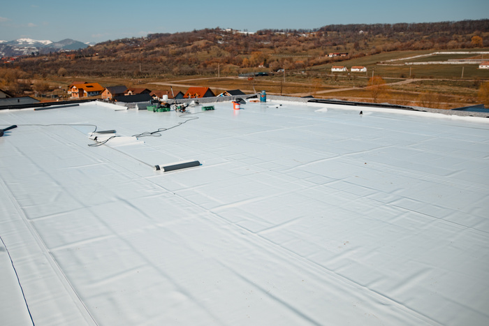 Flat roof with hot air welded pvc membrane